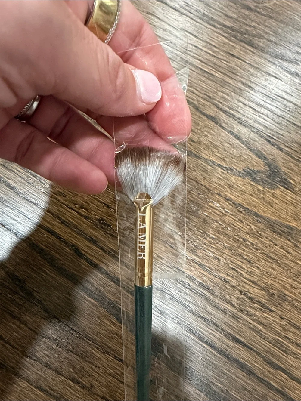 La Mer highligher brush